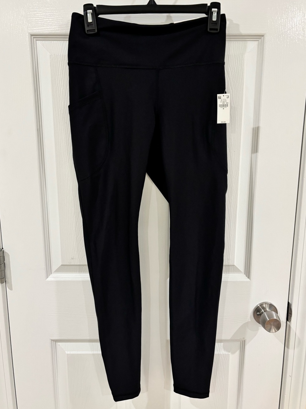 NWT Old Navy High Rise Go Dry Leggings M